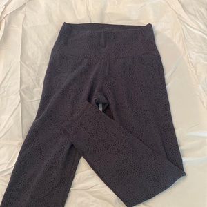 Old Navy Active Go-Dry Balance Legging
